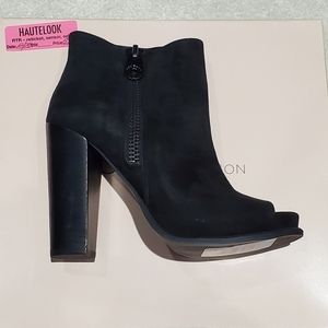 BRAND NEW IN BOX BCBGENERATION BOOTIES 6.5